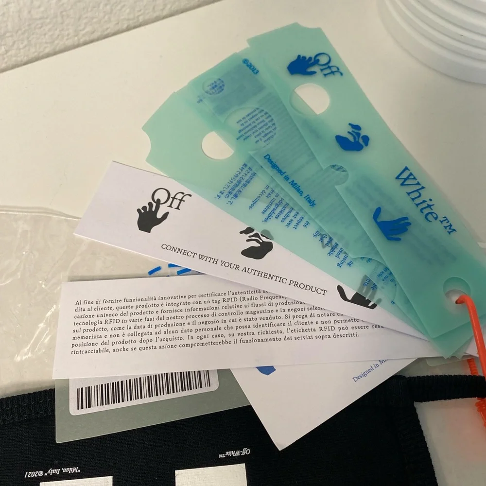 NWT Off-White Iconic Branded Mask